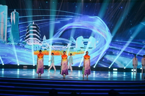 礼仪服装是杭州亚运会的重要视觉形象之一